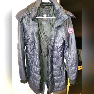 Canada Goose size L color dk. grey